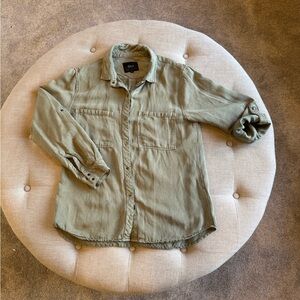 Rails Sage Green women’s snap front shirt small